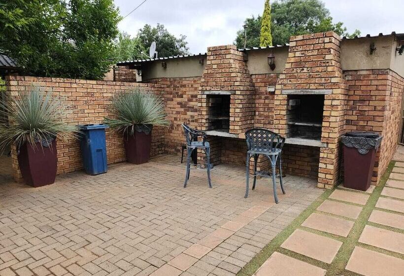 膳宿费 Rusplek Guesthouse And Conference Centre