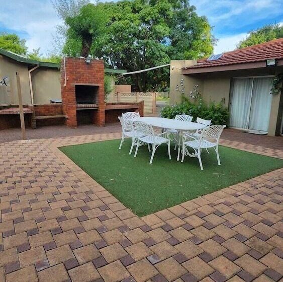 膳宿费 Rusplek Guesthouse And Conference Centre