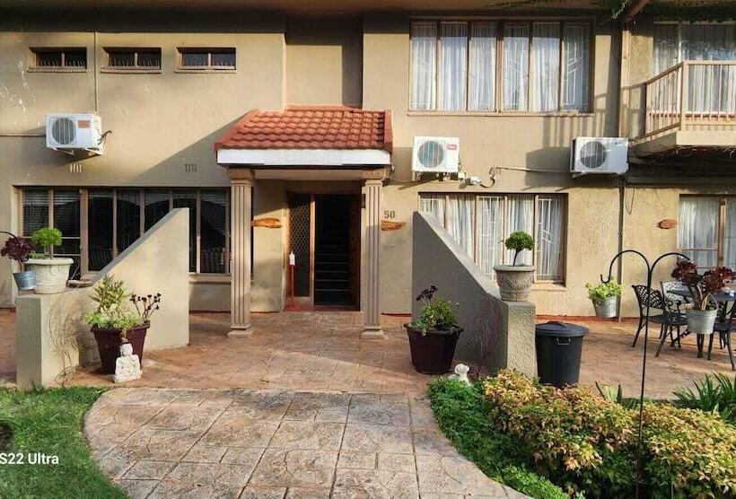 膳宿费 Rusplek Guesthouse And Conference Centre