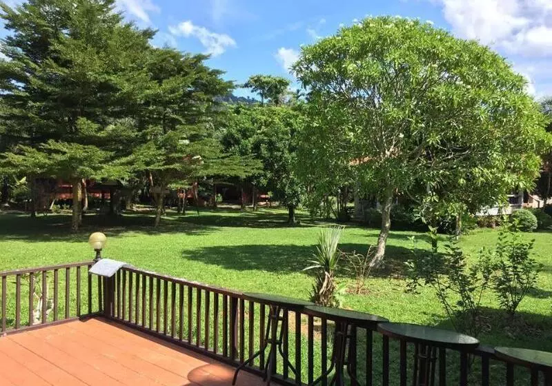 Lomakeskus Khao Sok Nung House