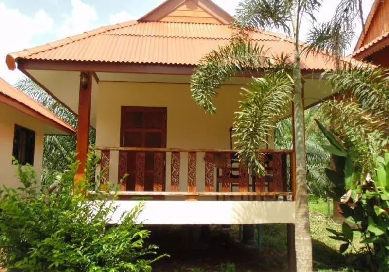 Lomakeskus Khao Sok Nung House