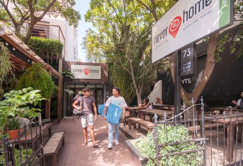 הוסטל Never At Home Kloof Street