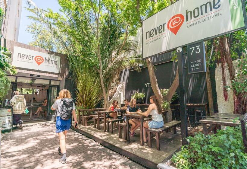 הוסטל Never At Home Kloof Street