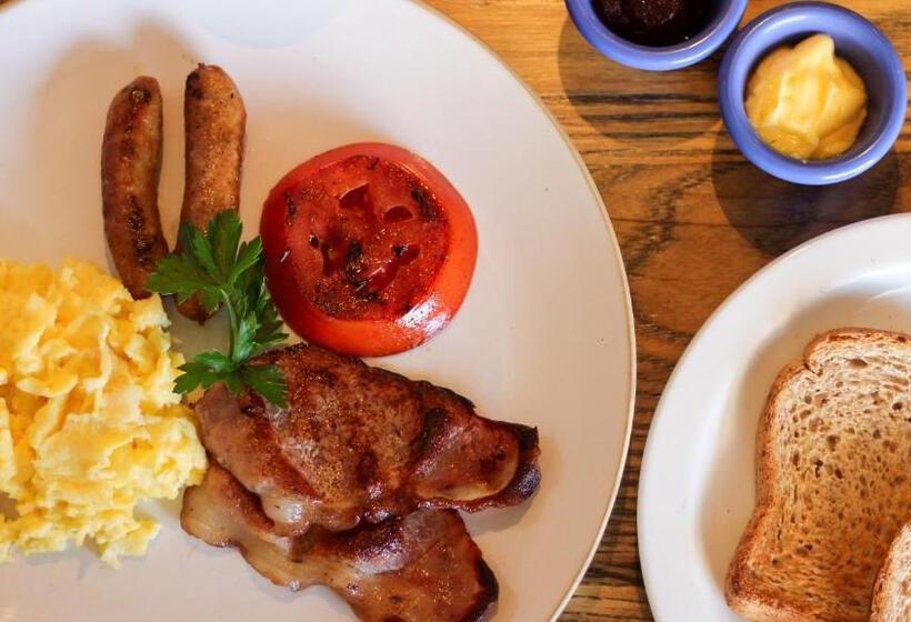 הוסטל Never At Home Kloof Street