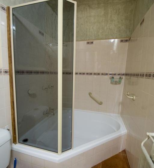 Down To Erth Bed And Breakfast