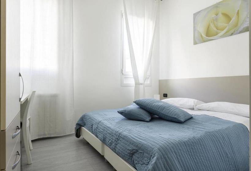 호텔 Easy Venice Rooms 1 2