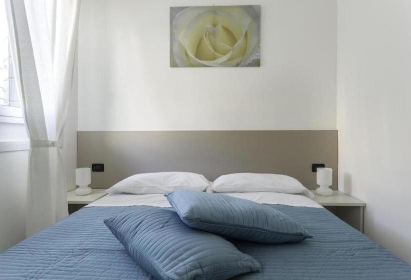 호텔 Easy Venice Rooms 1 2