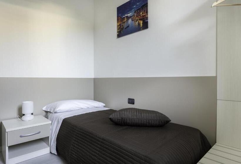 호텔 Easy Venice Rooms 1 2