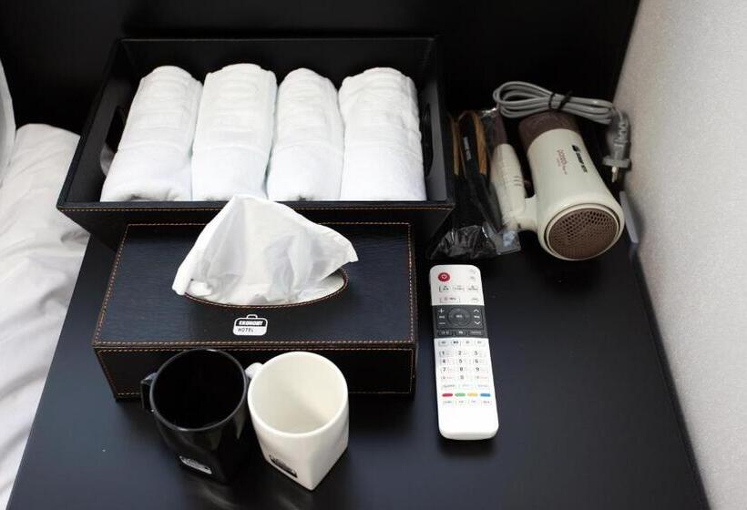 Ekonomy Hotel Myeongdong Premier