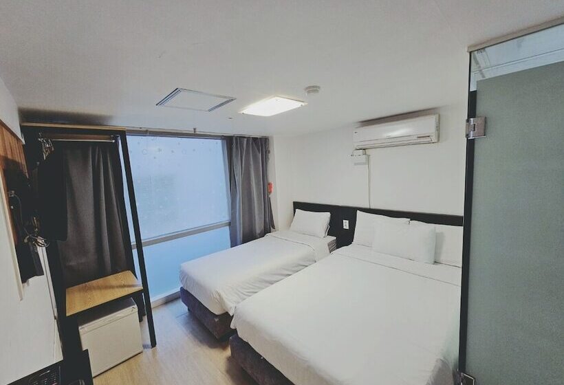Ekonomy Hotel Myeongdong Premier