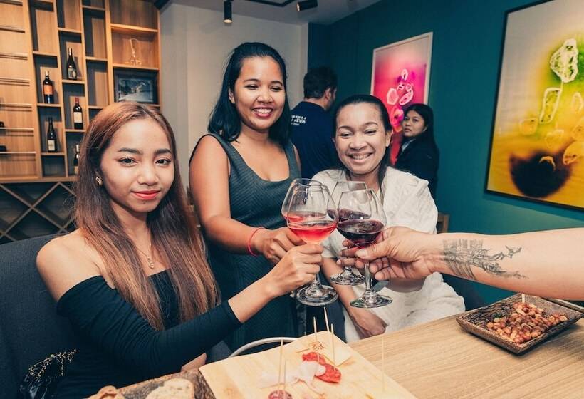 هتل Suitehome Boutique