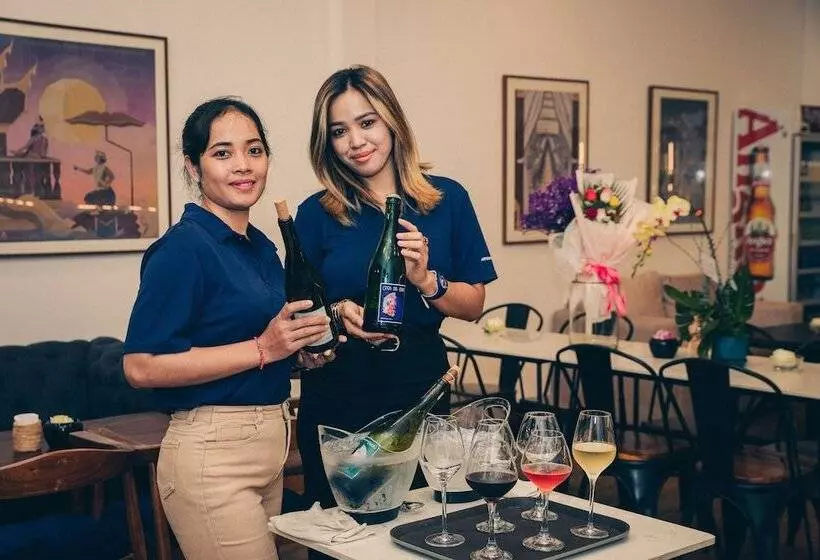 هتل Suitehome Boutique