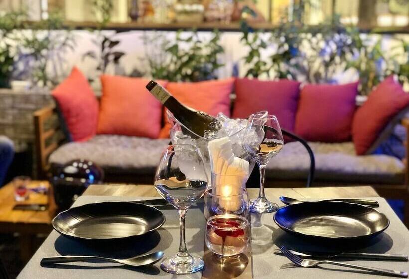 هتل Suitehome Boutique