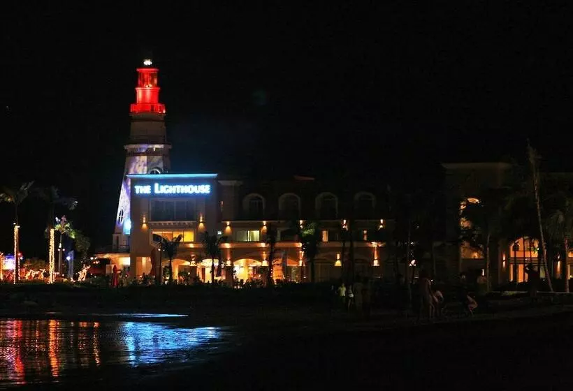 هتل The Lighthouse Marina Resort