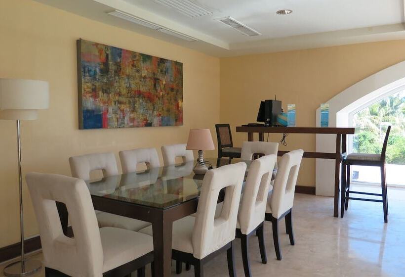 בית מלון כפרי The Lighthouse Marina Resort