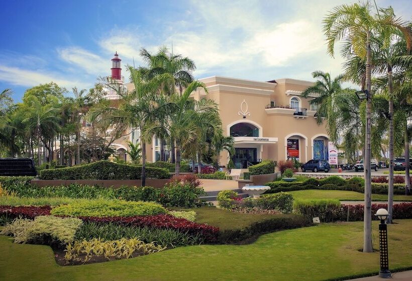 בית מלון כפרי The Lighthouse Marina Resort