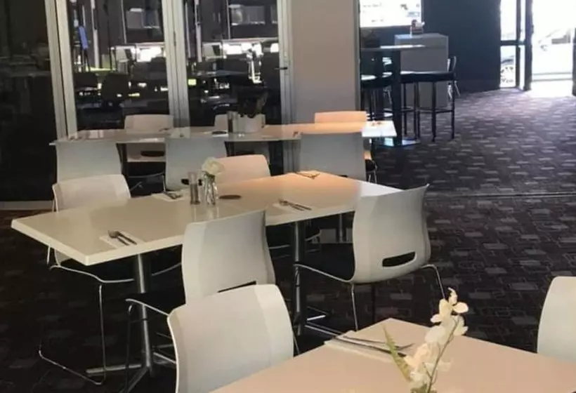 The Premier Hotel Broadmeadow
