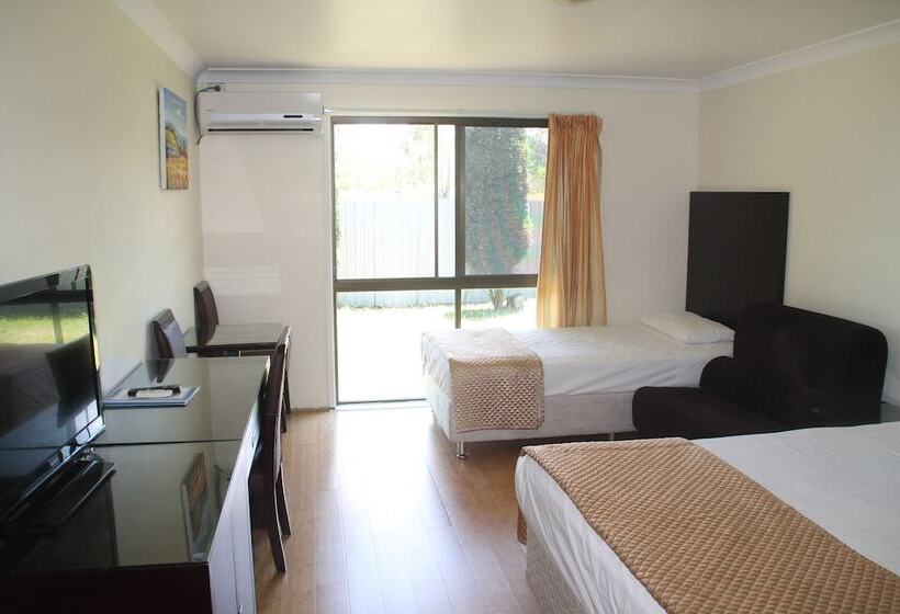 Мотель Centenary Motor Inn