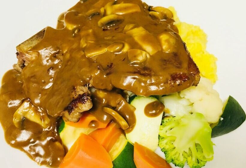 Мотель Centenary Motor Inn