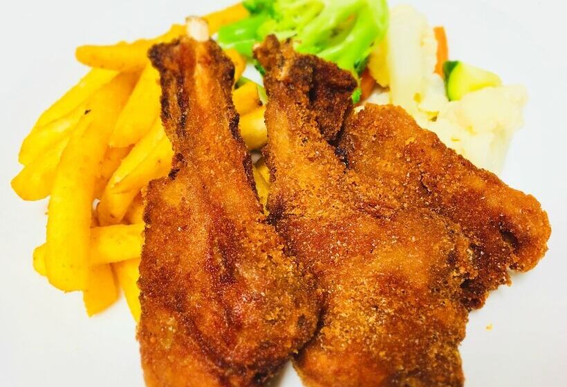 Мотель Centenary Motor Inn