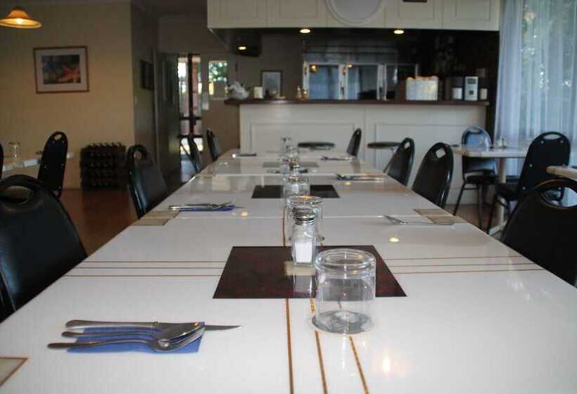 Мотель Centenary Motor Inn