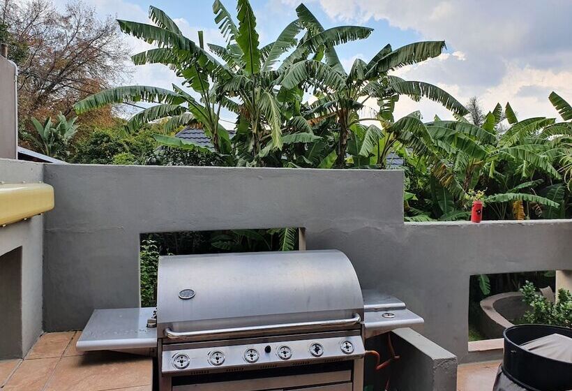 פנסיון 7th Street Guesthouse