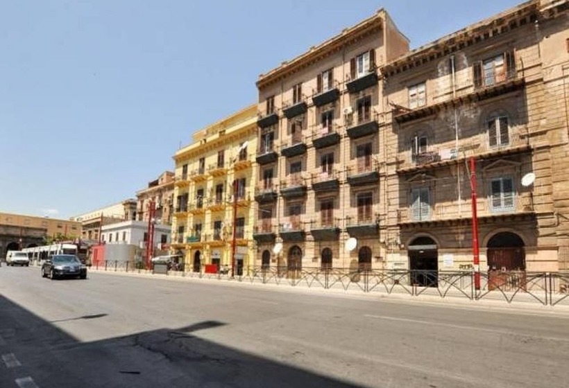 پانسیون Hollywood Inn Palermo