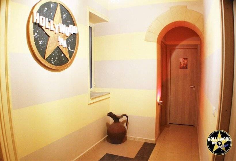 پانسیون Hollywood Inn Palermo