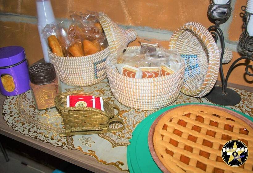 پانسیون Hollywood Inn Palermo