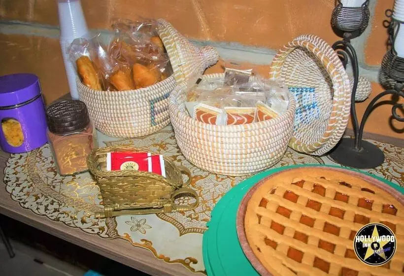 پانسیون Hollywood Inn Palermo