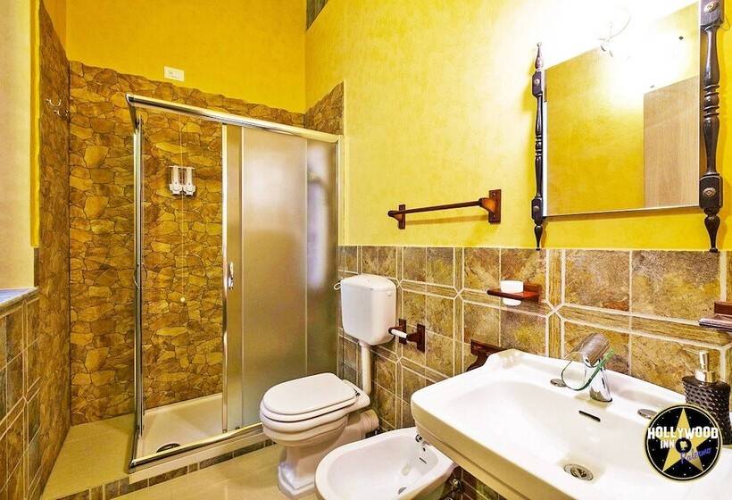 پانسیون Hollywood Inn Palermo