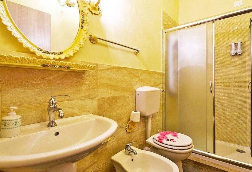 پانسیون Hollywood Inn Palermo