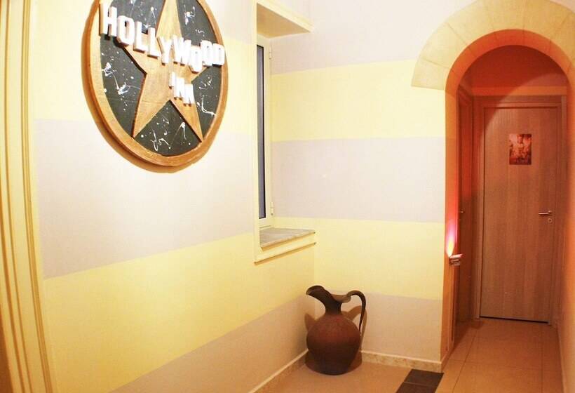 پانسیون Hollywood Inn Palermo