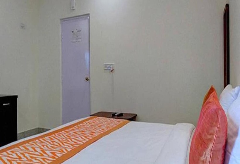 Fabhotel Shreyas Inn