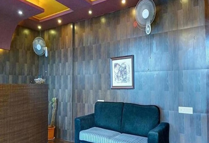 Fabhotel Shreyas Inn