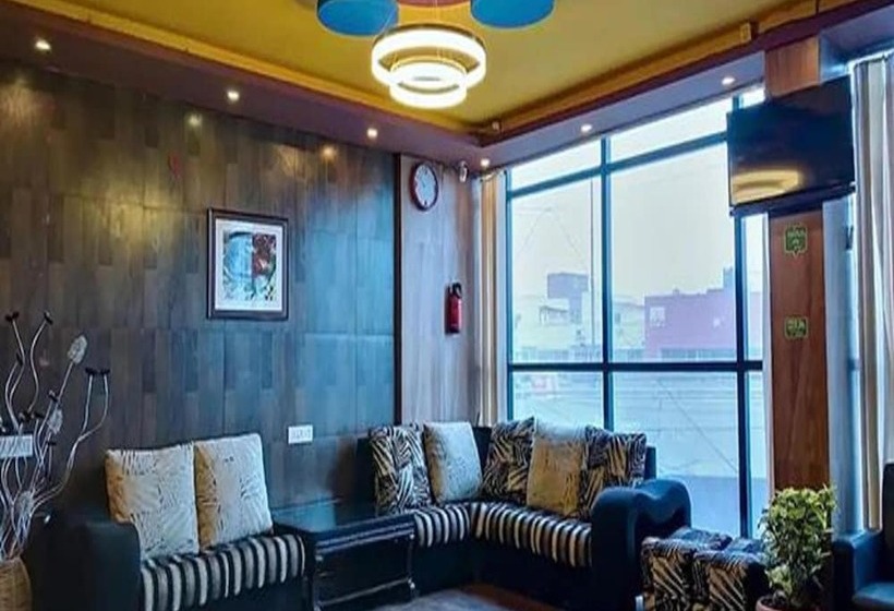 Fabhotel Shreyas Inn