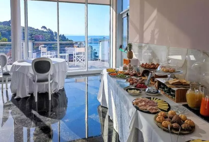 Hostelli Cristallo Park