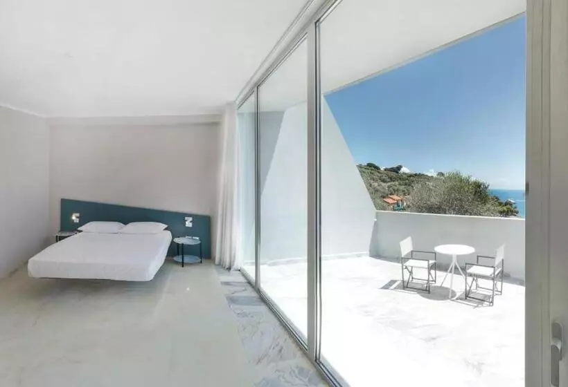 Hostelli Cristallo Park