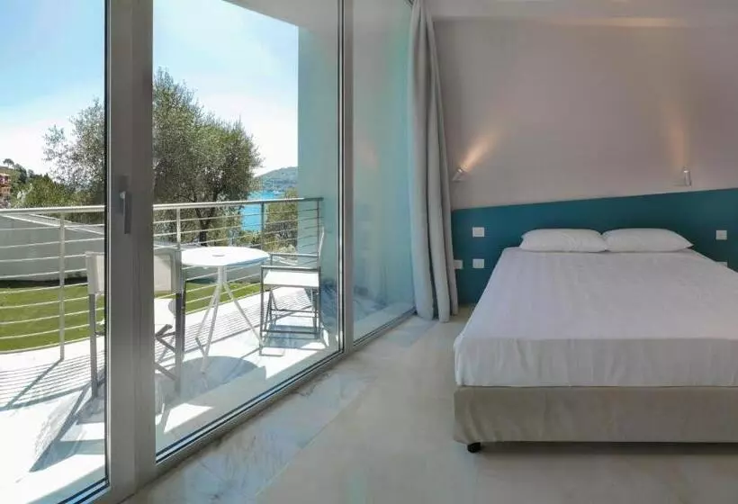 Hostelli Cristallo Park