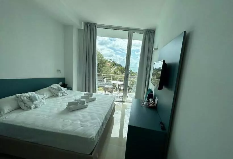 Hostelli Cristallo Park