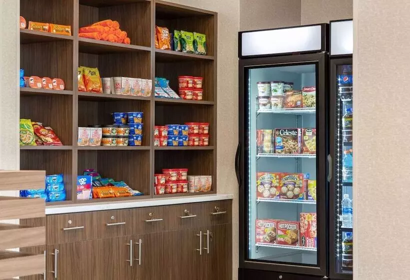 Hotelli La Quinta Inn & Suites By Wyndham Mount Laurel Moorestown