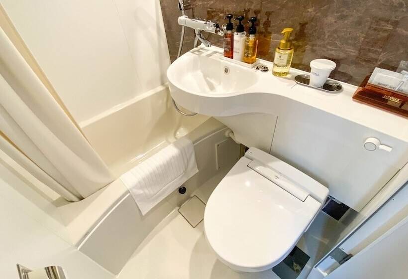 Отель Livemax Kamata Ekimae