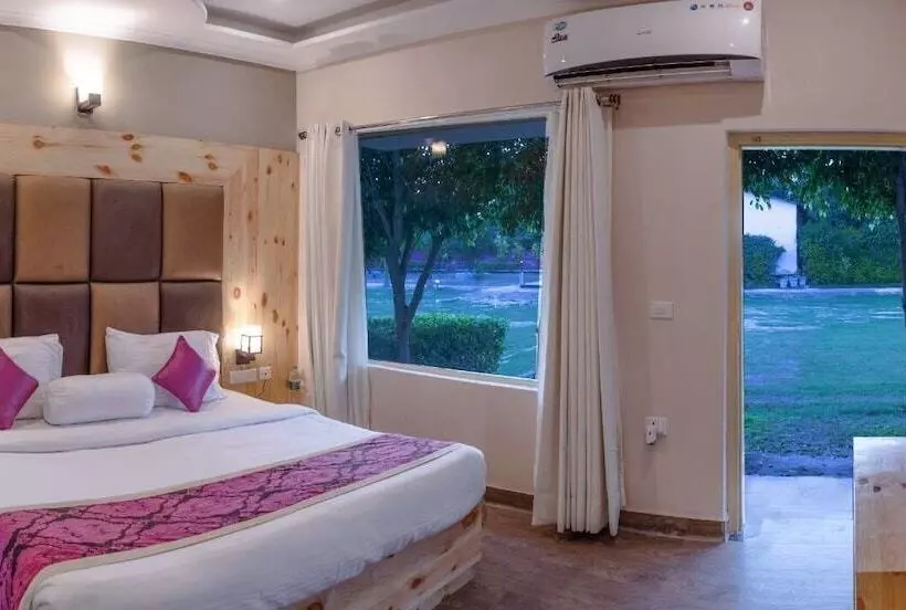 ホテル The Tattwaa Corbett Spa & Resort