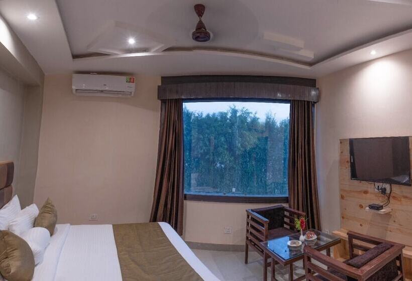 Hotel The Tattwaa Corbett Spa & Resort