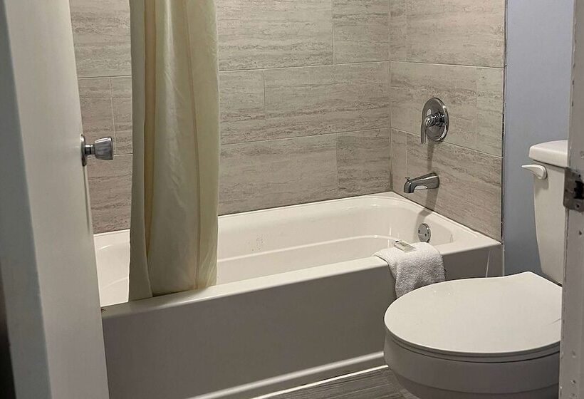 בית מלון כפרי Travelodge By Wyndham Carlisle North