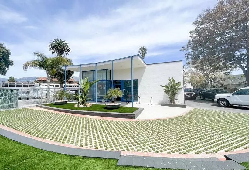 Ith Santa Barbara Beach Hostel