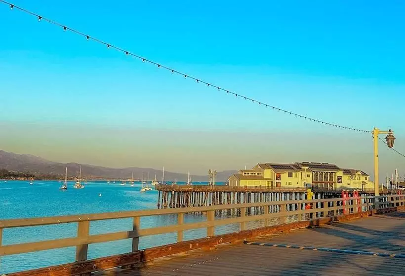 Ith Santa Barbara Beach Hostel