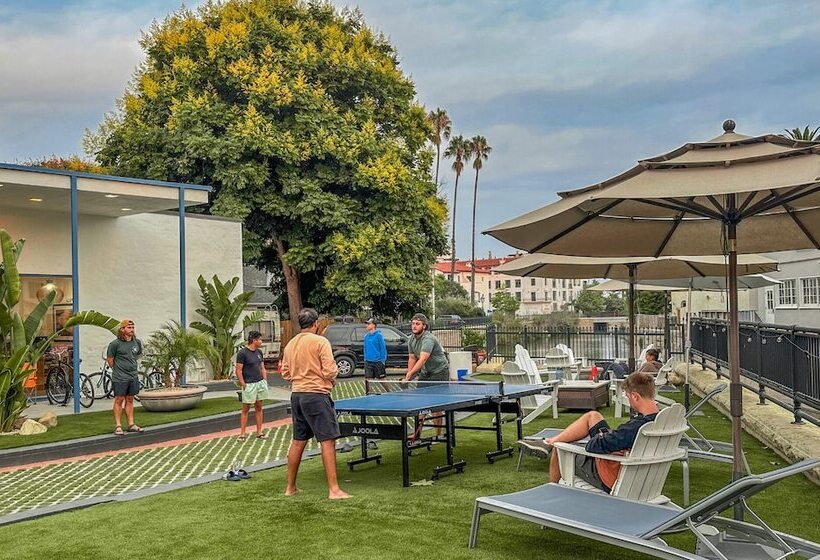 Ith Santa Barbara Beach Hostel