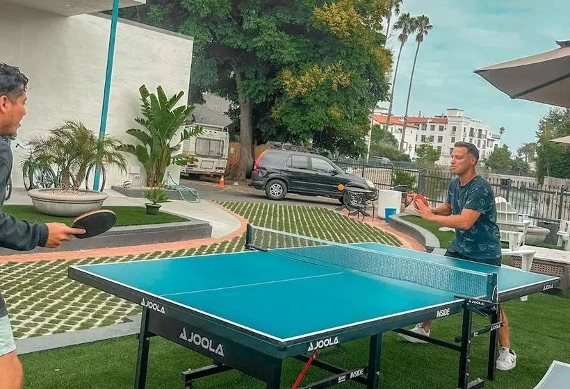 Ith Santa Barbara Beach Hostel