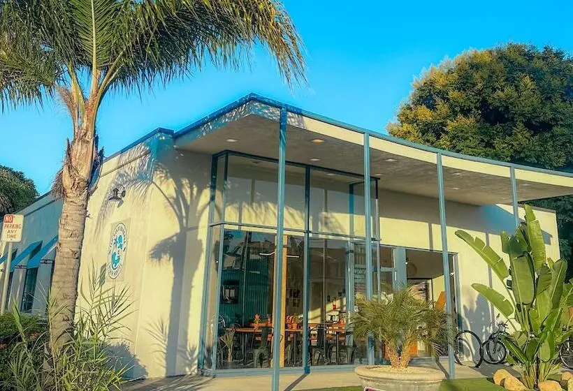 Ith Santa Barbara Beach Hostel